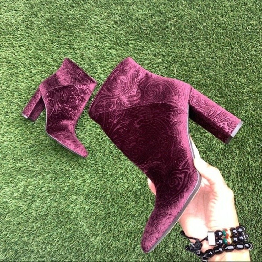 Nine West Women Maroon Bootie Heel Size 6